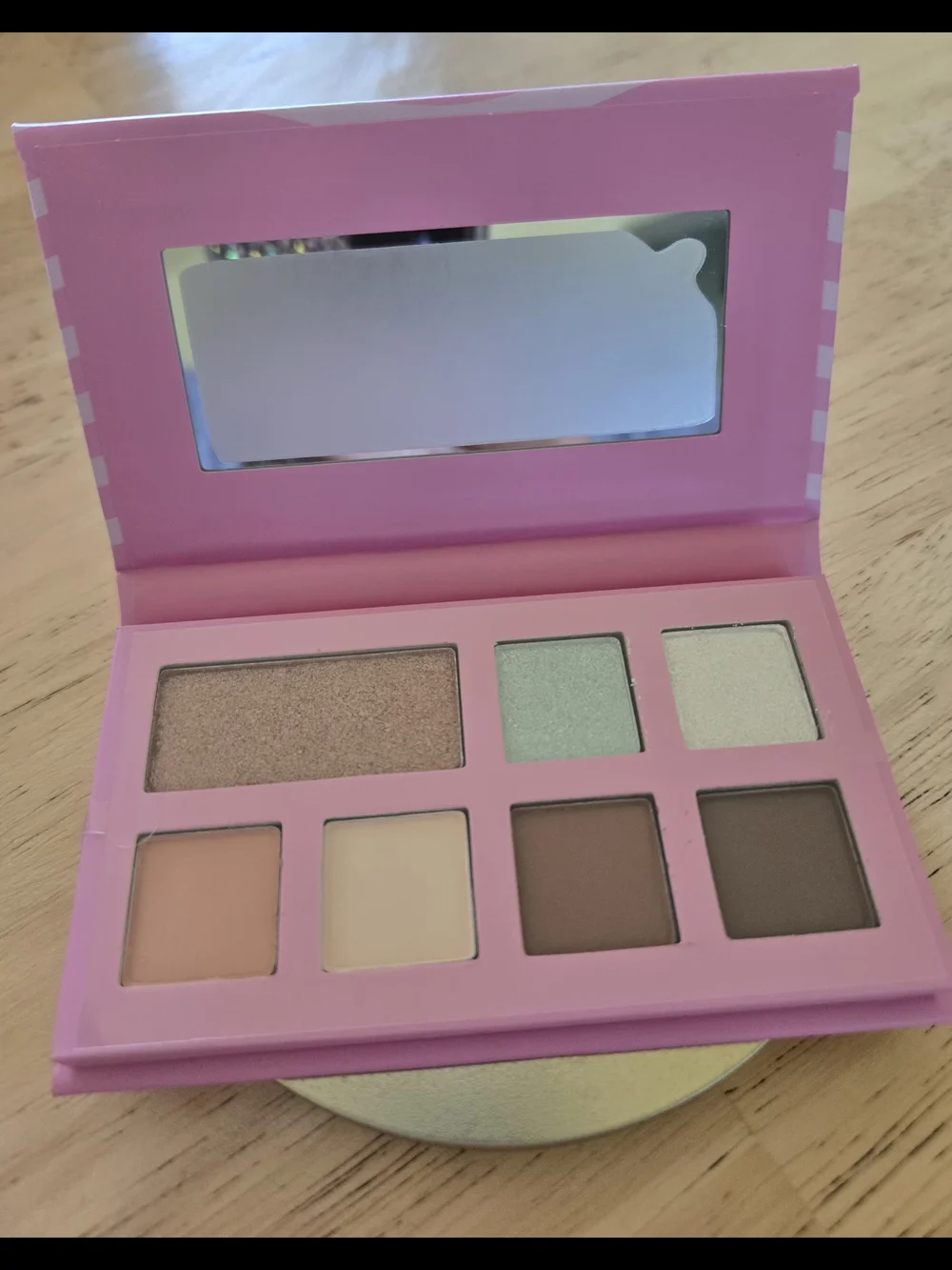 RealHer eyeshadow palette